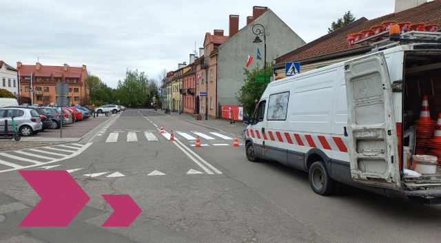 Malowanie przejść dla pieszych i linii segregacyjnych na terenie Serocka