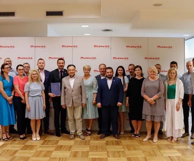 Podpisano aneksy do umów partnerskich w sprawie budowy linii kolejowej Zegrze-Przasnysz