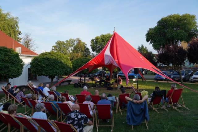 Wieczór piosenek różnych i poezji śpiewanej