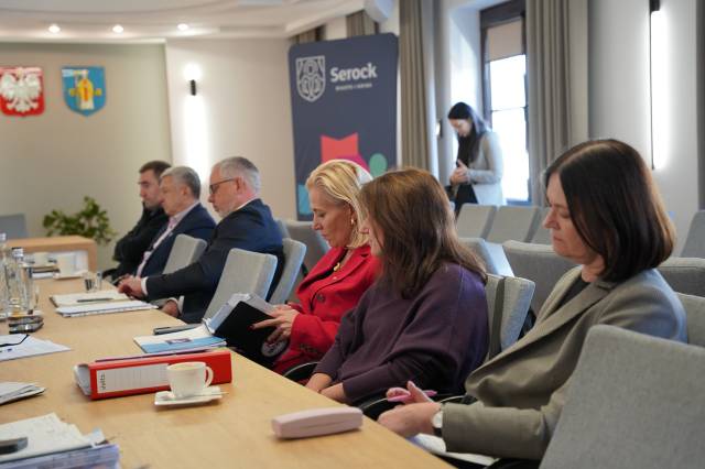 Modernizacja oczyszczalni „Dębe”: kluczowe spotkanie gminy Serock z MPWiK i sąsiednimi gminami