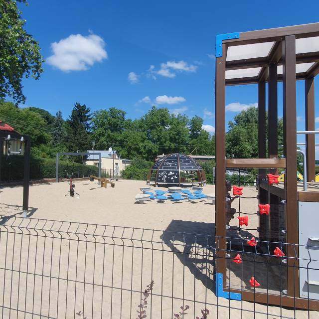 Modernizacja placu zabaw na terenie plaży w Serocku